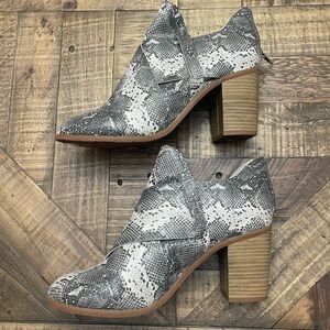 Women's Snakeskin Heeled Boots